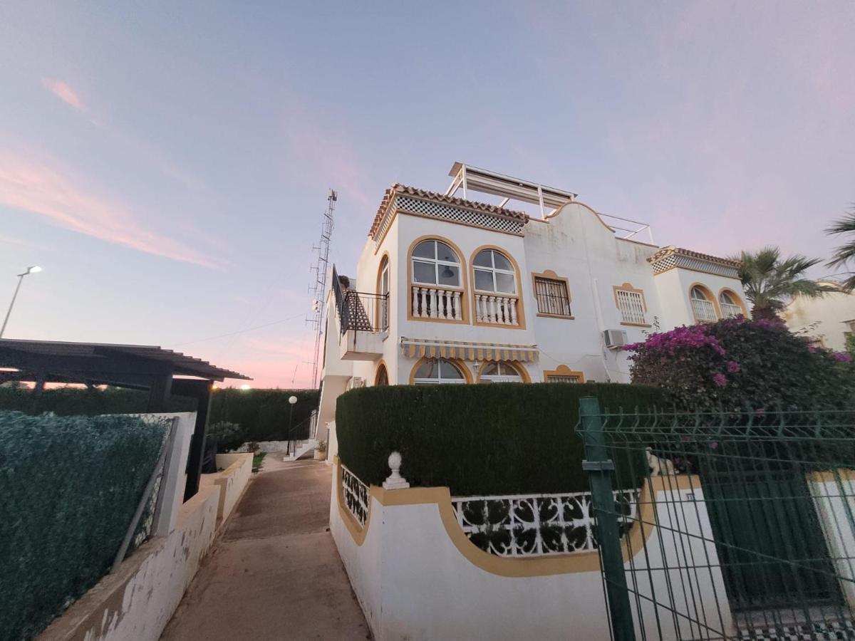 Villa Susana Торевиеха Екстериор снимка